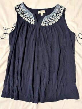 Style And Co. Women’s Medium Navy Blue Sleeveless Embroidered Split Neck Blouse